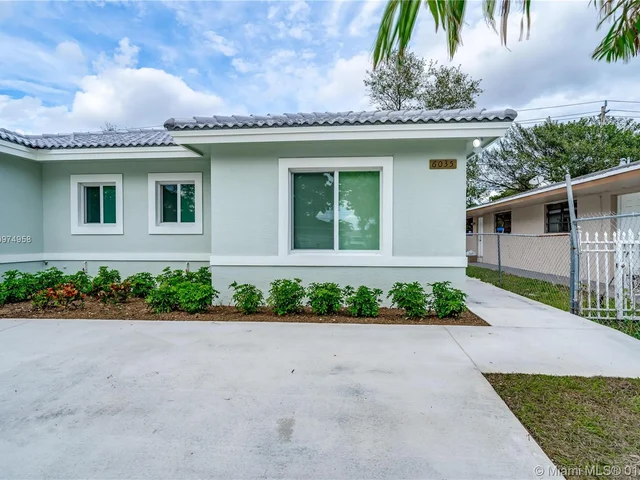 6035 SW 40th Ct, Miramar FL 33023