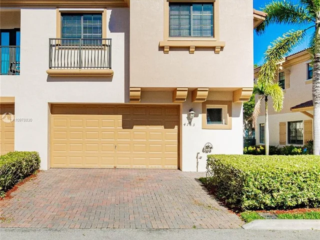 4783 Preserve St, Coconut Creek FL 33073