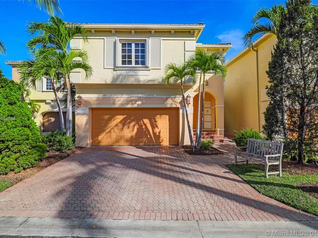 3117 NE 210th St, Aventura FL 33180