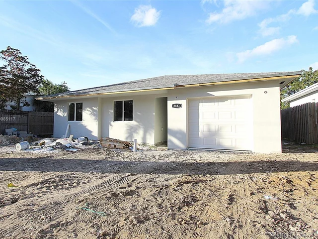 8843 SW 126th terr, Miami FL 33176