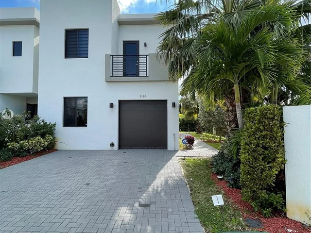 9186 SW 5th Ln, Miami FL 33174