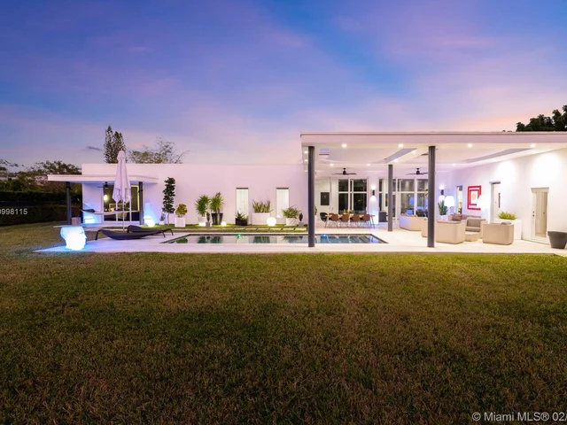 6990 SW 102nd Ave, Miami FL 33173