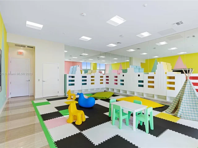 2000 Metropica Way # 201, Sunrise FL 33323