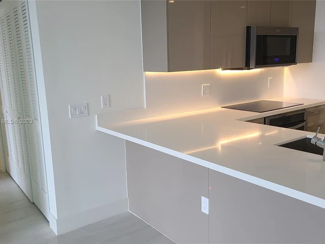 2000 Metropica Way # 201, Sunrise FL 33323