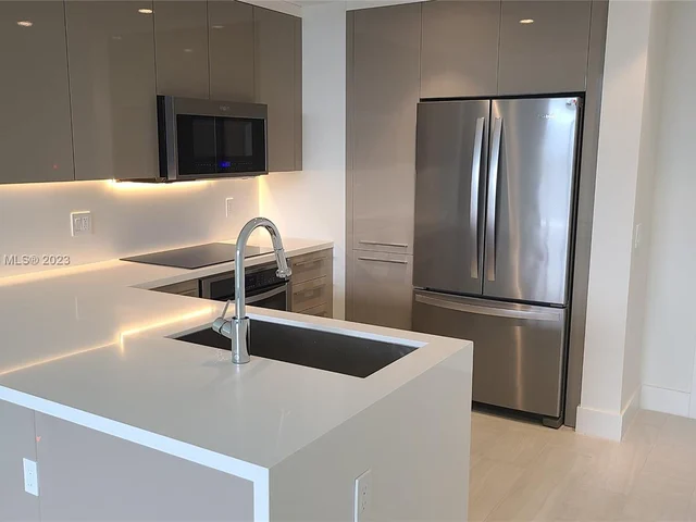 2000 Metropica Way # 201, Sunrise FL 33323