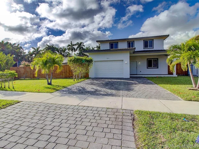 511 NE 152nd St, Miami FL 33162
