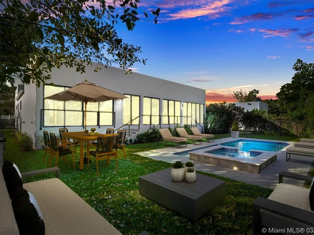 1935 NE 124th St, North Miami FL 33181