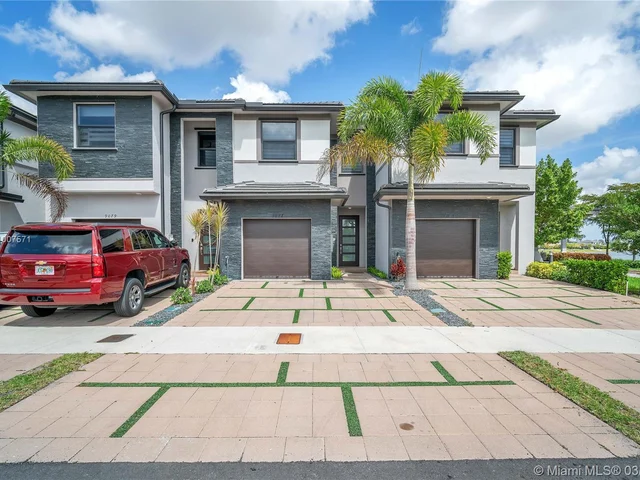 9077 NW 159th St # 9077, Miami Lakes FL 33018