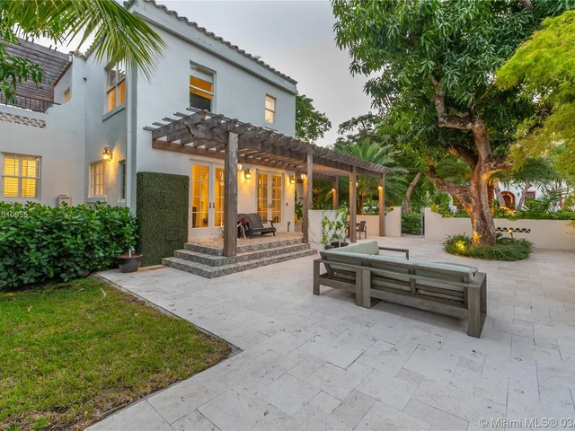 101 NE 45th St, Miami FL 33137