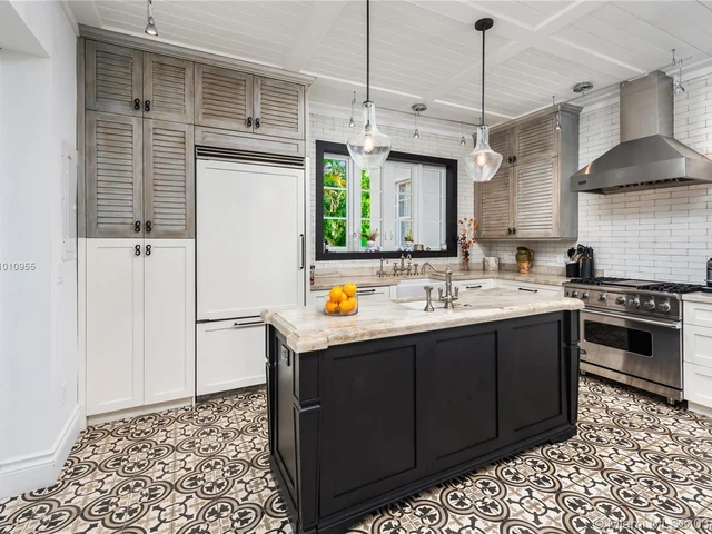 101 NE 45th St, Miami FL 33137