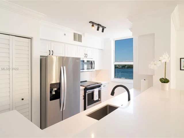 90 Alton Rd # 1012, Miami Beach FL 33139