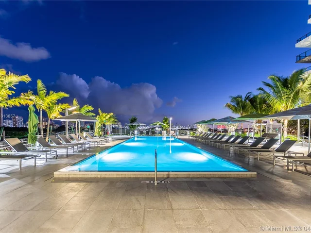 2960 NE 207th St # 906, Aventura FL 33180