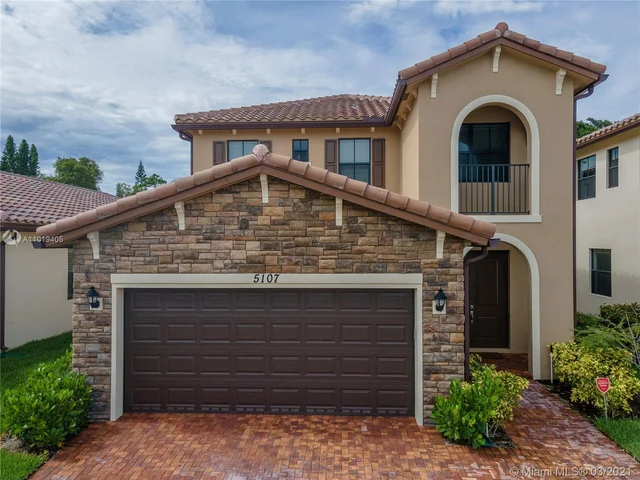 5107 NW 52nd St, Tamarac FL 33319