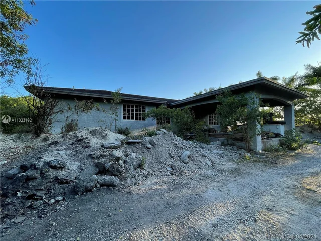 19900 SW 180th St, Miami FL 33187