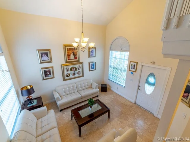 1172 SW 85th Ave, Miami FL 33144