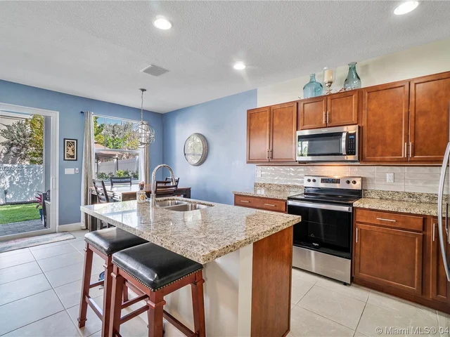 4819 NW 48th Ter, Tamarac FL 33319