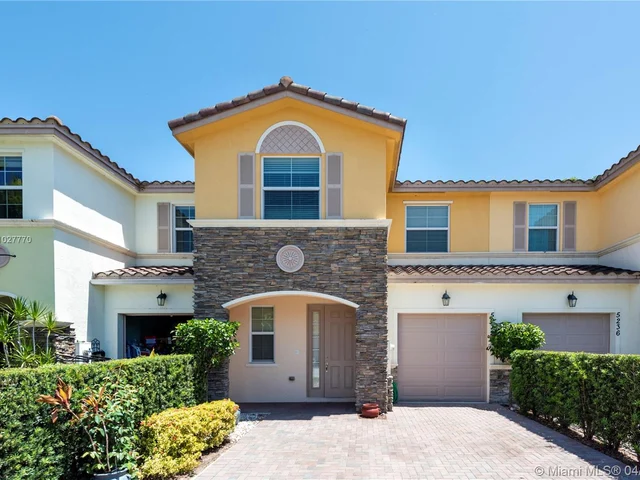 5232 SW 77th Way, Davie FL 33328