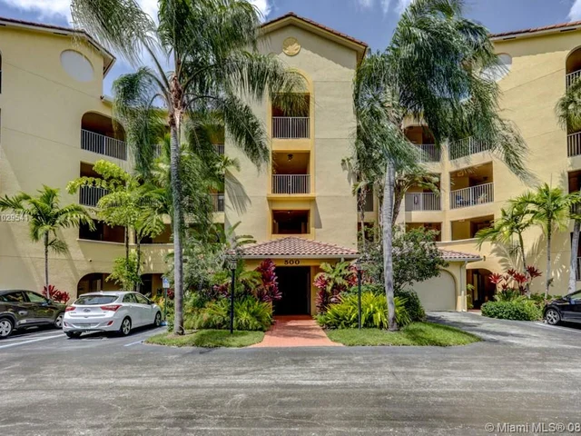 500 Uno Lago Drive # 102, Juno Beach FL 33408