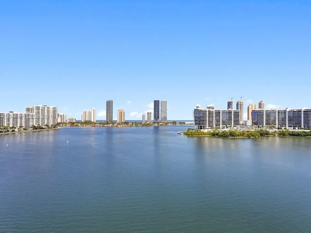 3300 NE 188th St # 918, Aventura FL 33180