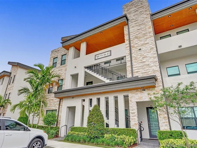7809 NW 104th Ave # 31, Doral FL 33178
