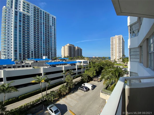 1965 S Ocean Dr # 4D, Hallandale Beach FL 33009