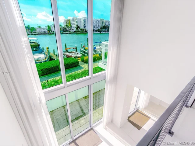 7928 EAST DRIVE # 101, North Bay Village FL 33141