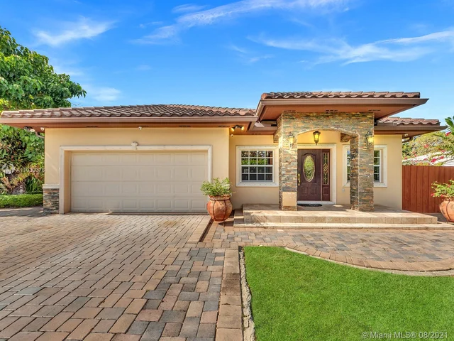 2001 NE 179th St, North Miami Beach FL 33162