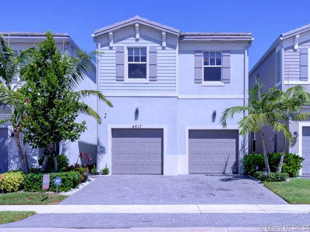 4517 NW 48th Ter, Tamarac FL 33319