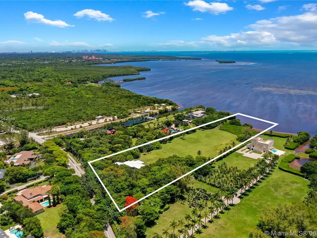 17401 Old Cutler Rd, Palmetto Bay FL 33157