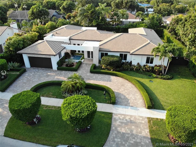 8241 SW 160th St, Palmetto Bay FL 33157