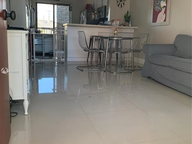 5290 W 21st Ct # 307, Hialeah FL 33016