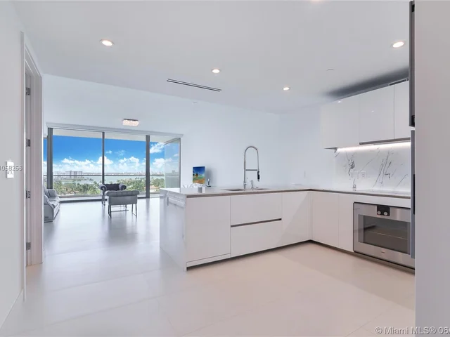 10201 Collins Ave # 904, Bal Harbour FL 33154