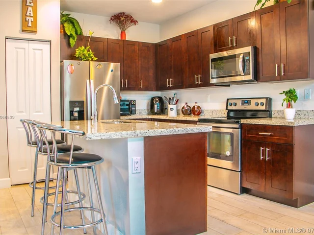 4737 NW 48th Ter, Tamarac FL 33319