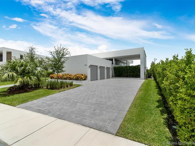 16582 S Botaniko Dr S, Weston FL 33326