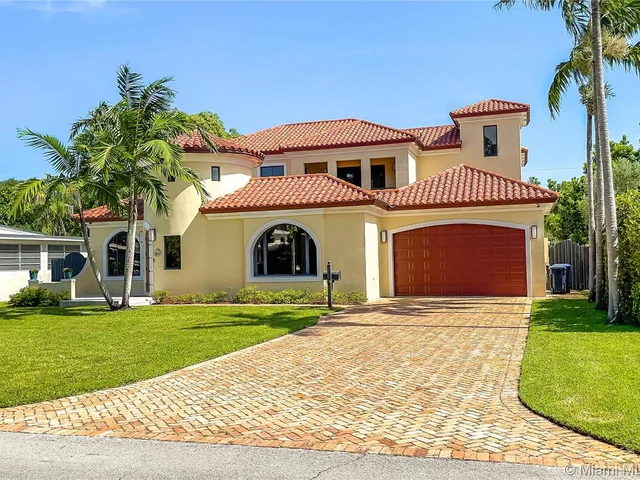 650 Raven Ave, Miami Springs FL 33166