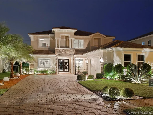 8952 Cypress Grove Ln, Royal Palm Beach FL 33411