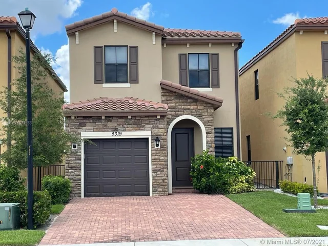 5319 NW 50th Ter, Tamarac FL 33319