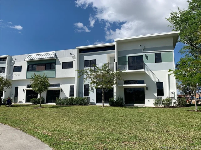 4372 NW 8th Ct # 4372, Plantation FL 33317