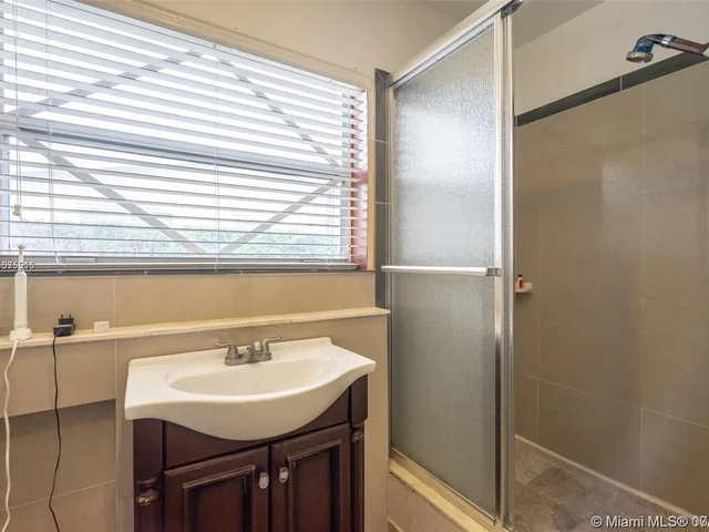 745 NE 179th Ter, Miami FL 33162