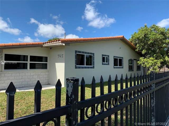 745 NE 179th Ter, Miami FL 33162