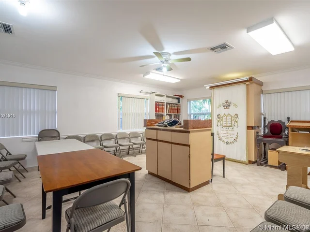 745 NE 179th Ter, Miami FL 33162