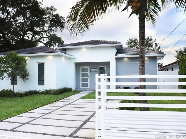 5977 SW 4th St, Miami FL 33144