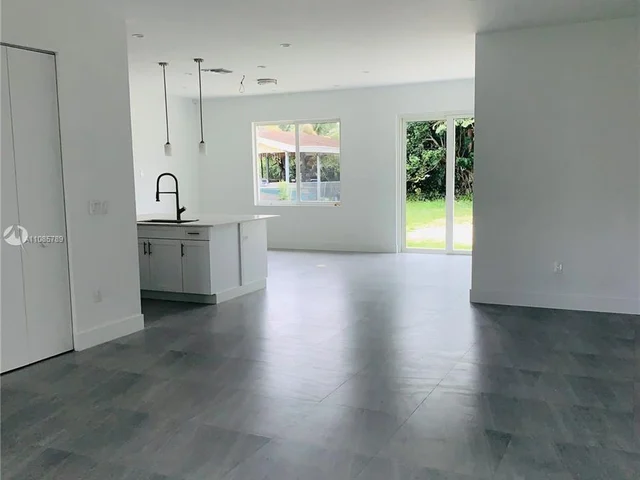 278 N BISCAYNE RIVER DR, Miami FL 33169