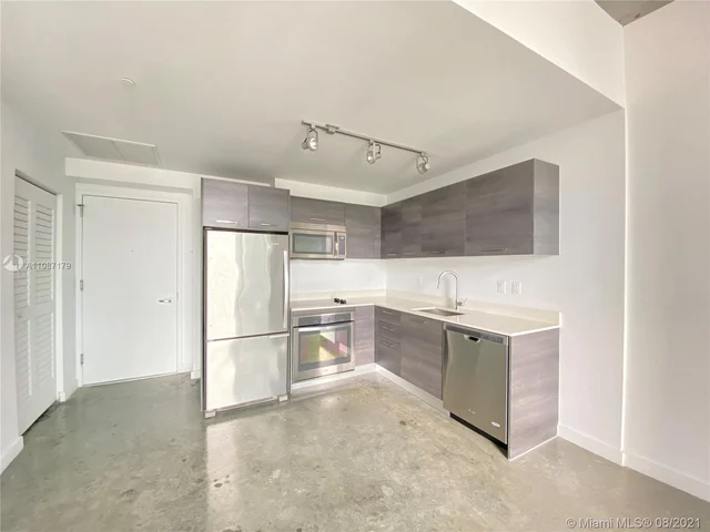 151 SE 1st St # 2807, Miami FL 33131