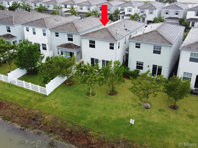 4732 NW 48th Ter, Tamarac FL 33319