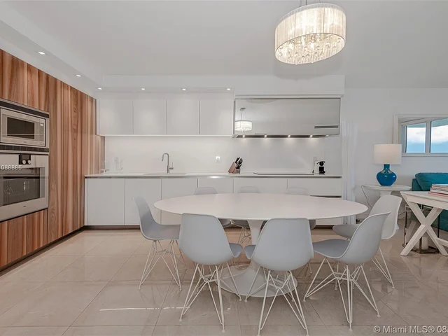 2301 Collins Ave # 410, Miami Beach FL 33139