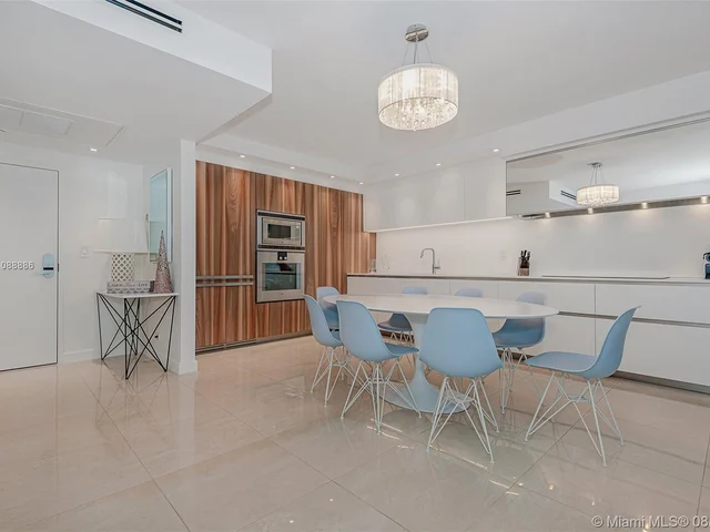 2301 Collins Ave # 410, Miami Beach FL 33139