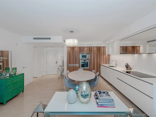 2301 Collins Ave # 410, Miami Beach FL 33139