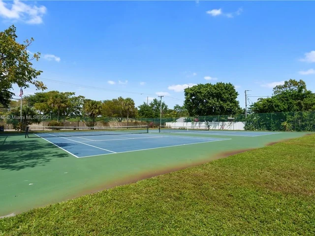 718 NW 9th Ave, Dania Beach FL 33004