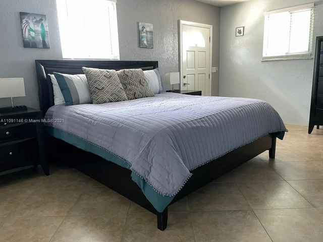 718 NW 9th Ave, Dania Beach FL 33004